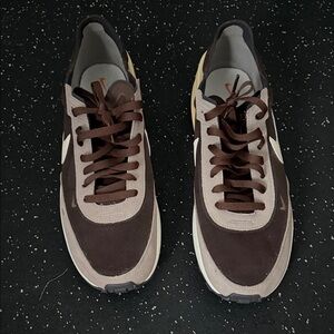 Nike men’s waffle racer - Brown